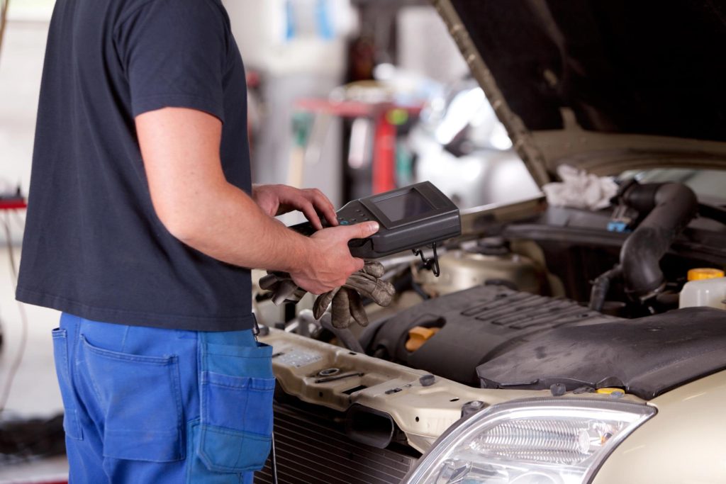 Professional mobile car check Houston service for engine diagnostics, clearing codes, and sensor troubleshooting.